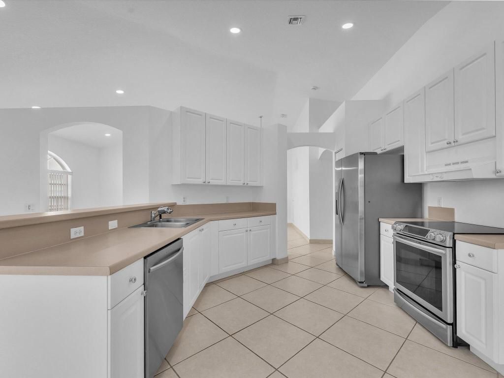 Image 32 of property listing at 7863 NW 61st Terrace, Parkland, FL 33067