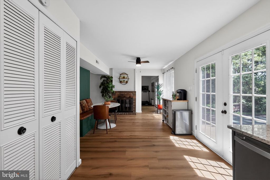 Image 15 of property listing at 15927 PEACH WALKER DR, Bowie, MD 20716