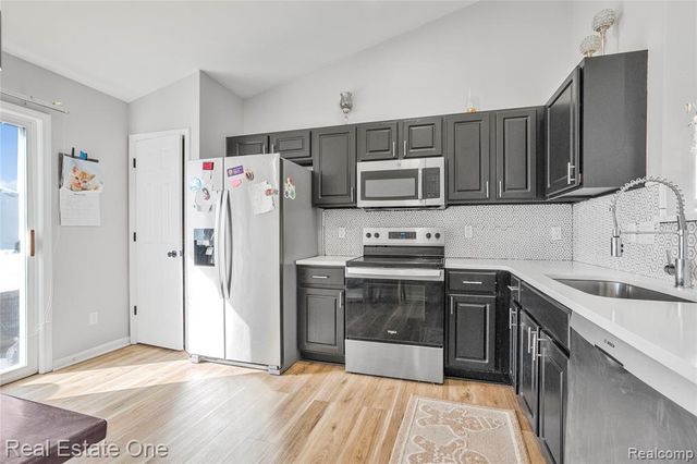 1575 Pebble Beach Drive, Pontiac, MI 48340