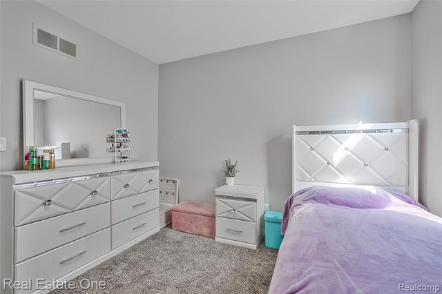 1575 Pebble Beach Drive, Pontiac, MI 48340