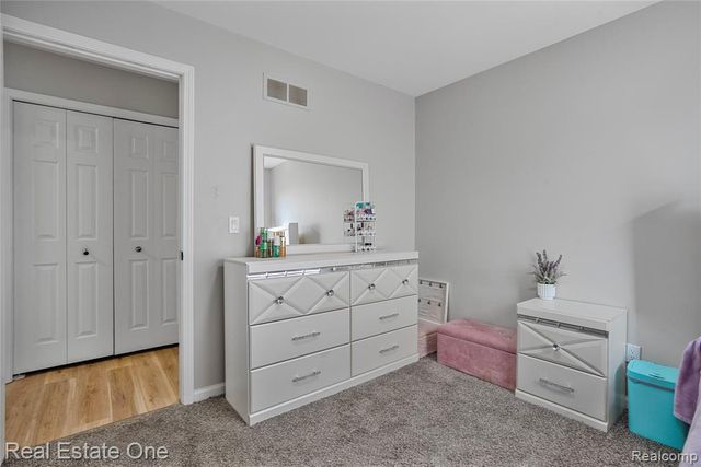 1575 Pebble Beach Drive, Pontiac, MI 48340