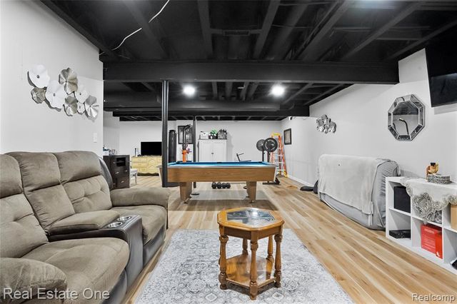 1575 Pebble Beach Drive, Pontiac, MI 48340