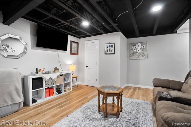 1575 Pebble Beach Drive, Pontiac, MI 48340