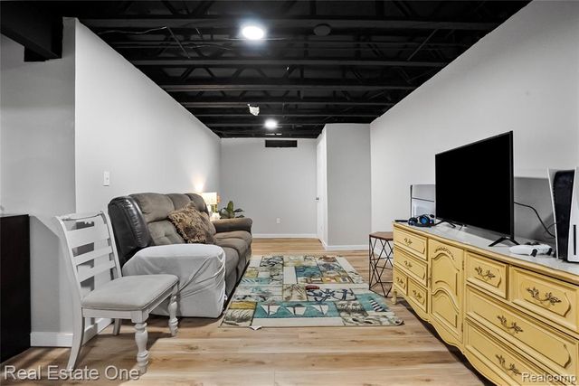 1575 Pebble Beach Drive, Pontiac, MI 48340