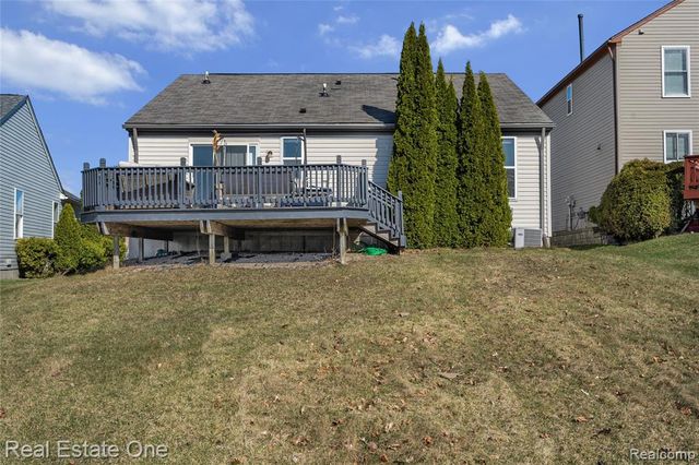 1575 Pebble Beach Drive, Pontiac, MI 48340