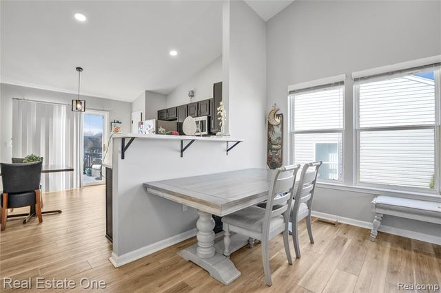 1575 Pebble Beach Drive, Pontiac, MI 48340