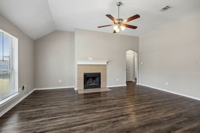 217 Troy Lane, Red Oak, TX 75154
