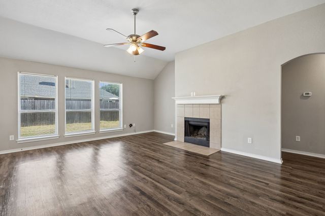 217 Troy Lane, Red Oak, TX 75154