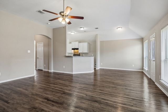 217 Troy Lane, Red Oak, TX 75154