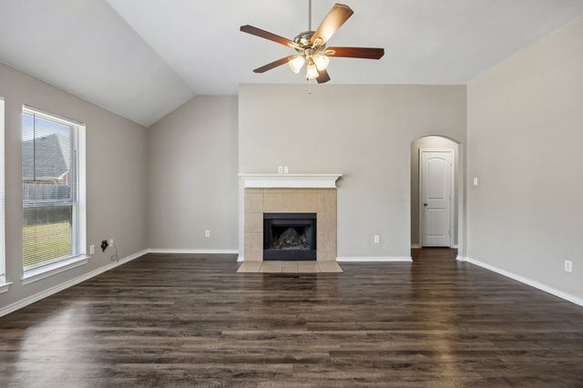 217 Troy Lane, Red Oak, TX 75154