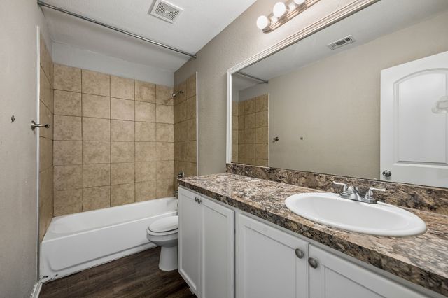 217 Troy Lane, Red Oak, TX 75154