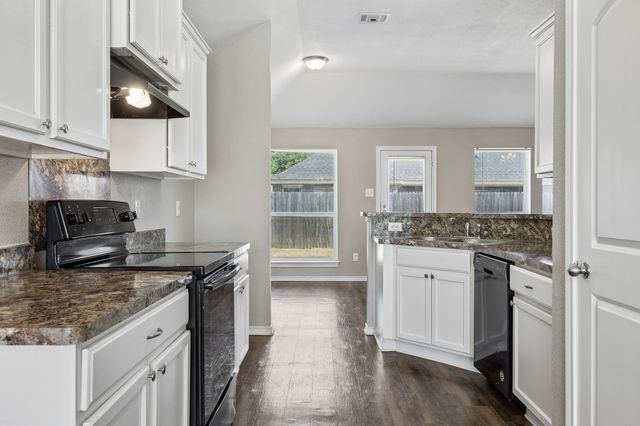 217 Troy Lane, Red Oak, TX 75154