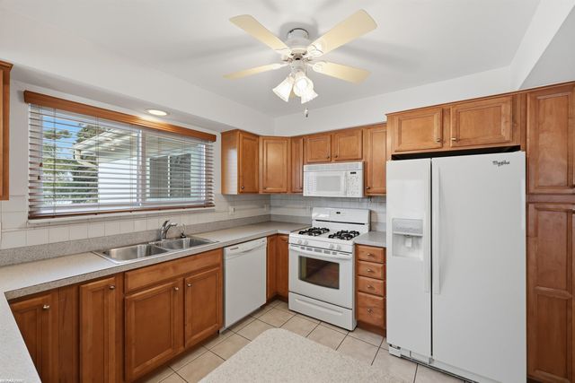 31651 Carmody Street, Warren, MI 48092