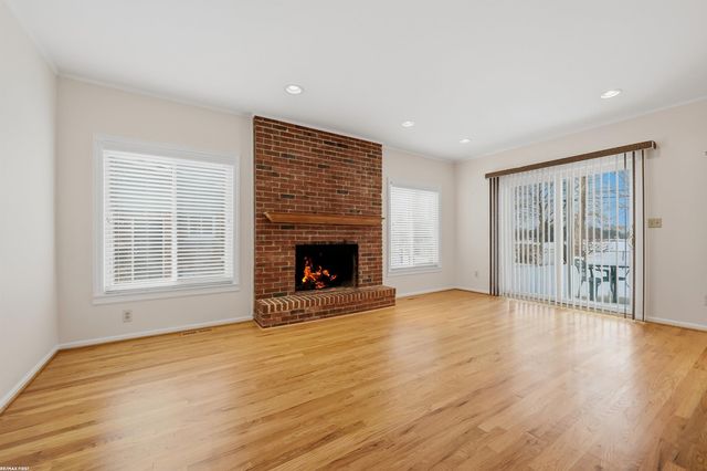 31651 Carmody Street, Warren, MI 48092