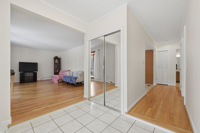 31651 Carmody Street, Warren, MI 48092