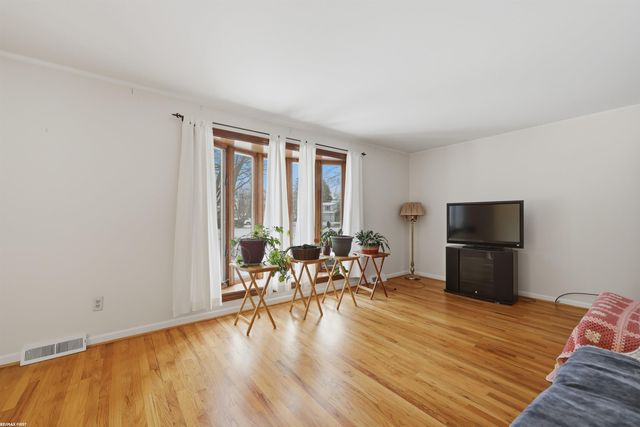 31651 Carmody Street, Warren, MI 48092