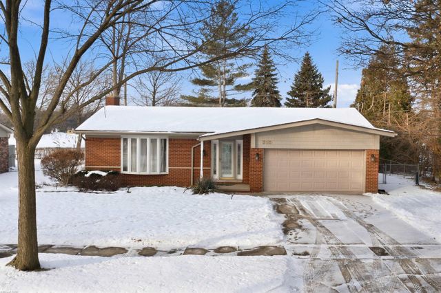 31651 Carmody Street, Warren, MI 48092