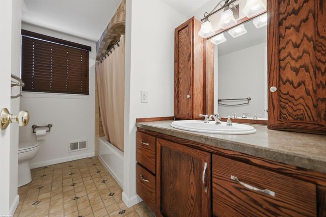 31651 Carmody Street, Warren, MI 48092