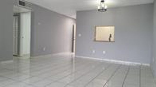 2800 NW 56th Avenue A304, Lauderhill, FL 33313