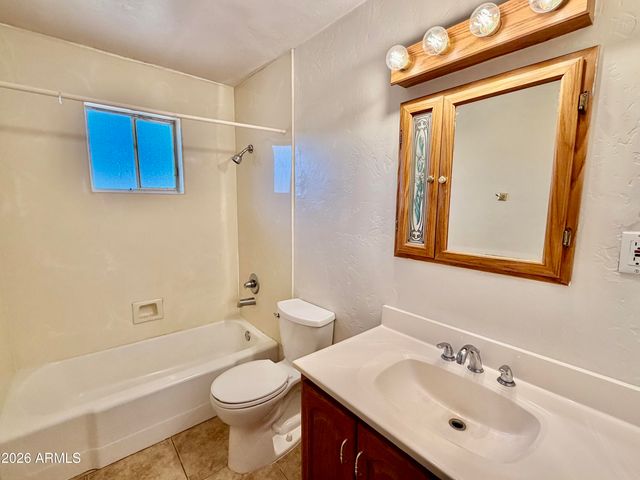1238 E RODEO Road, Casa Grande, AZ 85122