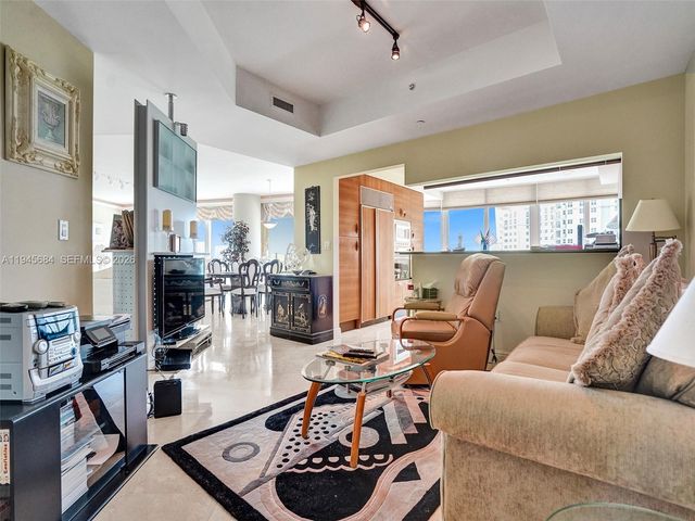 19955 NE 38th Court 901, Aventura, FL 33180