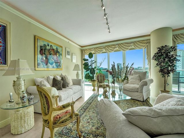 19955 NE 38th Court 901, Aventura, FL 33180