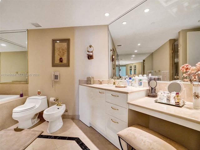 19955 NE 38th Court 901, Aventura, FL 33180