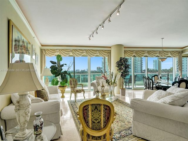 19955 NE 38th Court 901, Aventura, FL 33180
