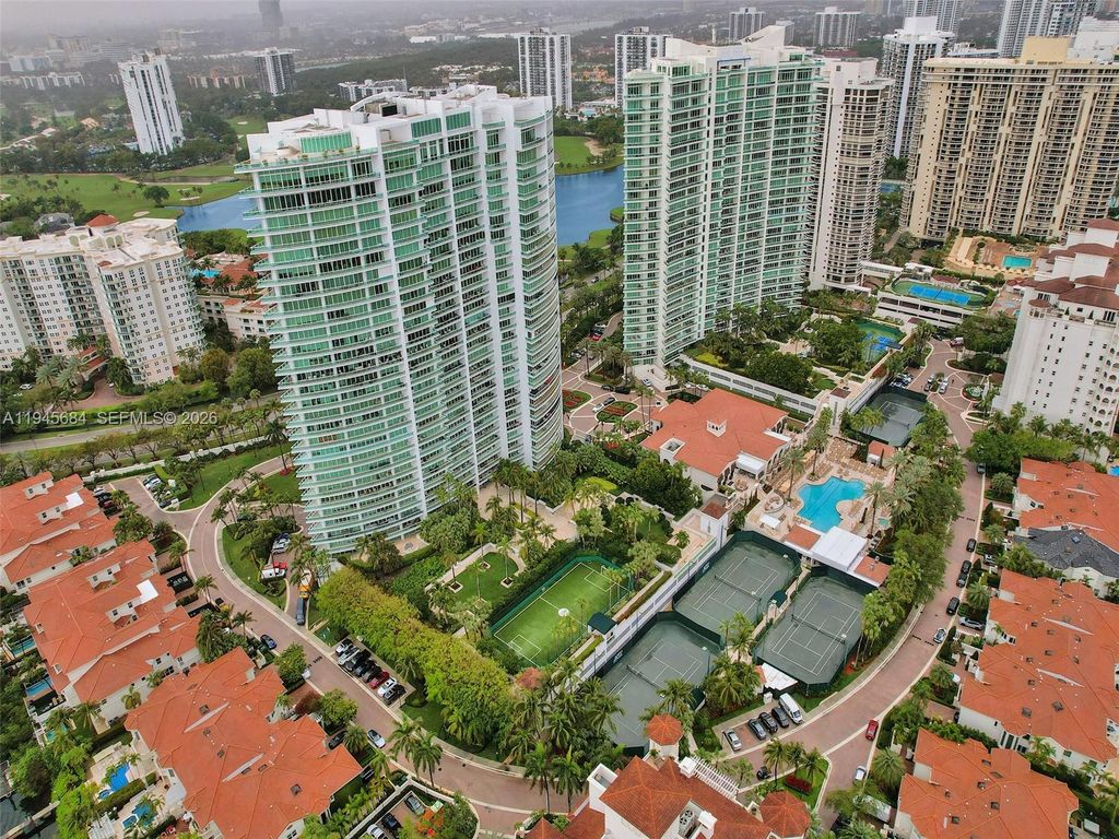 19955 NE 38th Court 901, Aventura, FL 33180