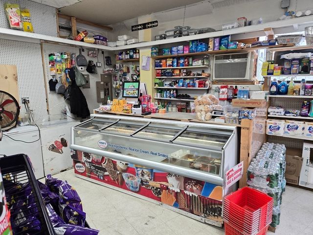 67-69 Austin St, New Bedford, MA 02740