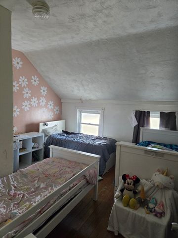 67-69 Austin St, New Bedford, MA 02740