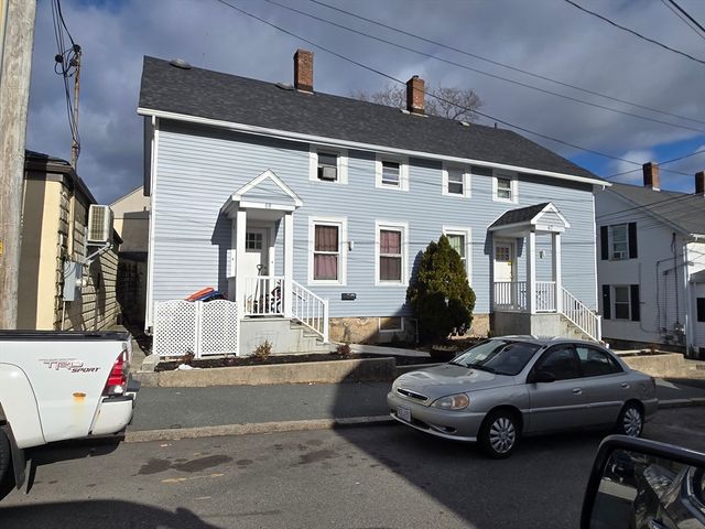 67-69 Austin St, New Bedford, MA 02740