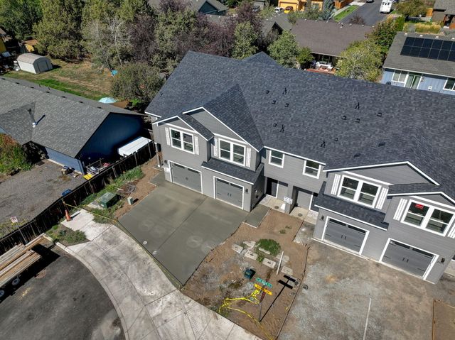 20487 SE Bard Court 11, Bend, OR 97702