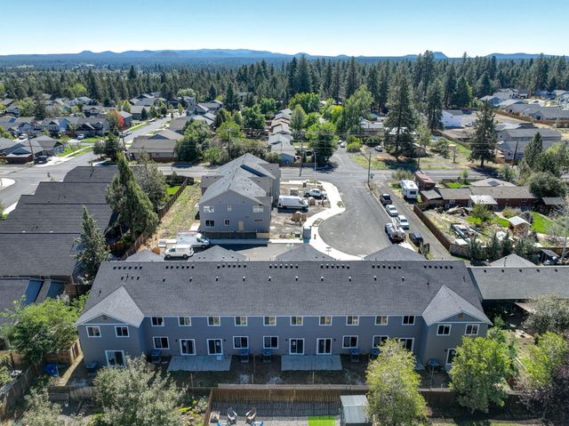 20487 SE Bard Court 11, Bend, OR 97702