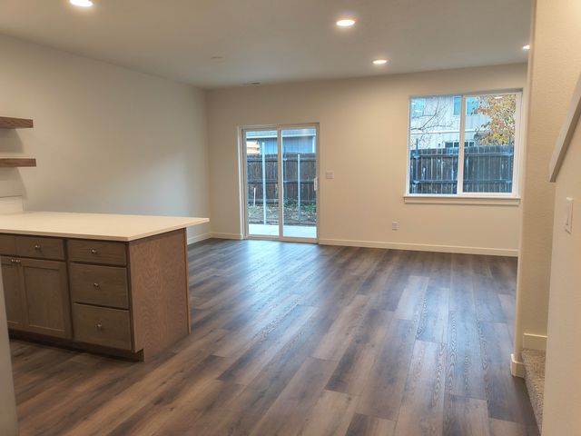 20487 SE Bard Court 11, Bend, OR 97702