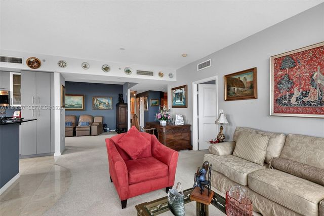 7910 Harbor Island Dr 406, North Bay Village, FL 33141