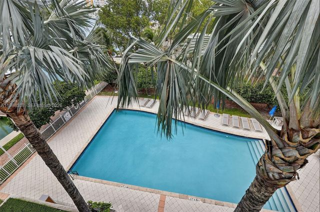 7910 Harbor Island Dr 406, North Bay Village, FL 33141