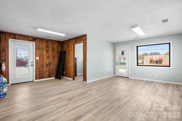 121 13th Street SW, Hickory, NC 28602