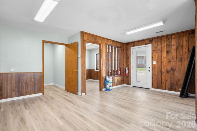 121 13th Street SW, Hickory, NC 28602