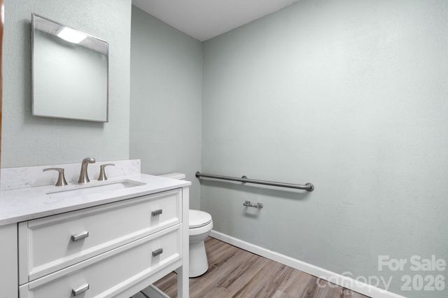 121 13th Street SW, Hickory, NC 28602