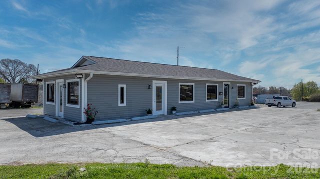 121 13th Street SW, Hickory, NC 28602