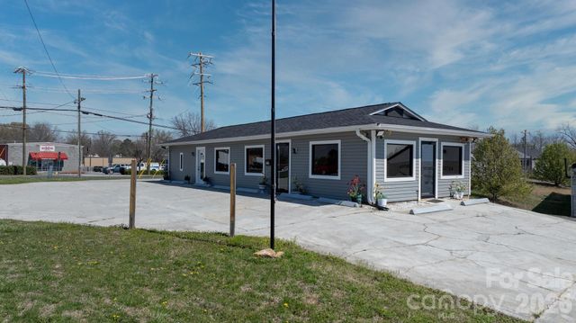 121 13th Street SW, Hickory, NC 28602