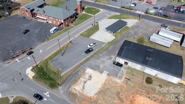 121 13th Street SW, Hickory, NC 28602