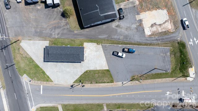 121 13th Street SW, Hickory, NC 28602