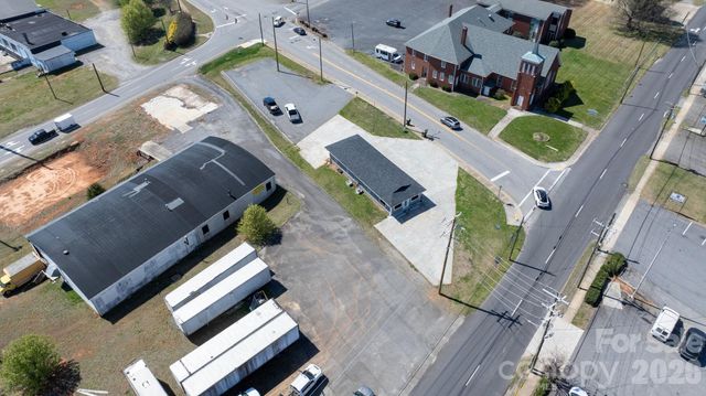 121 13th Street SW, Hickory, NC 28602