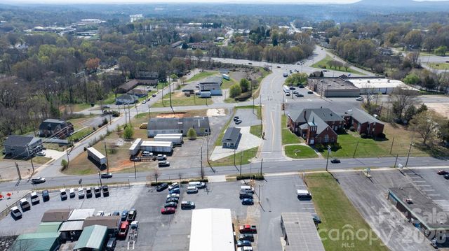121 13th Street SW, Hickory, NC 28602