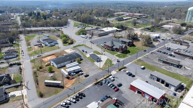 121 13th Street SW, Hickory, NC 28602