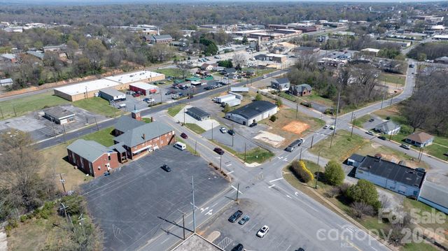 121 13th Street SW, Hickory, NC 28602