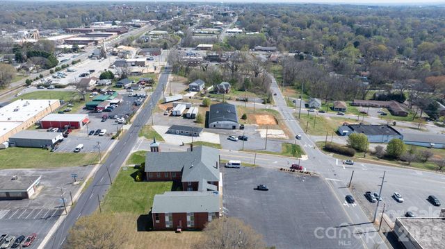 121 13th Street SW, Hickory, NC 28602