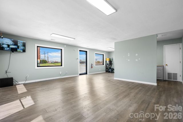 121 13th Street SW, Hickory, NC 28602